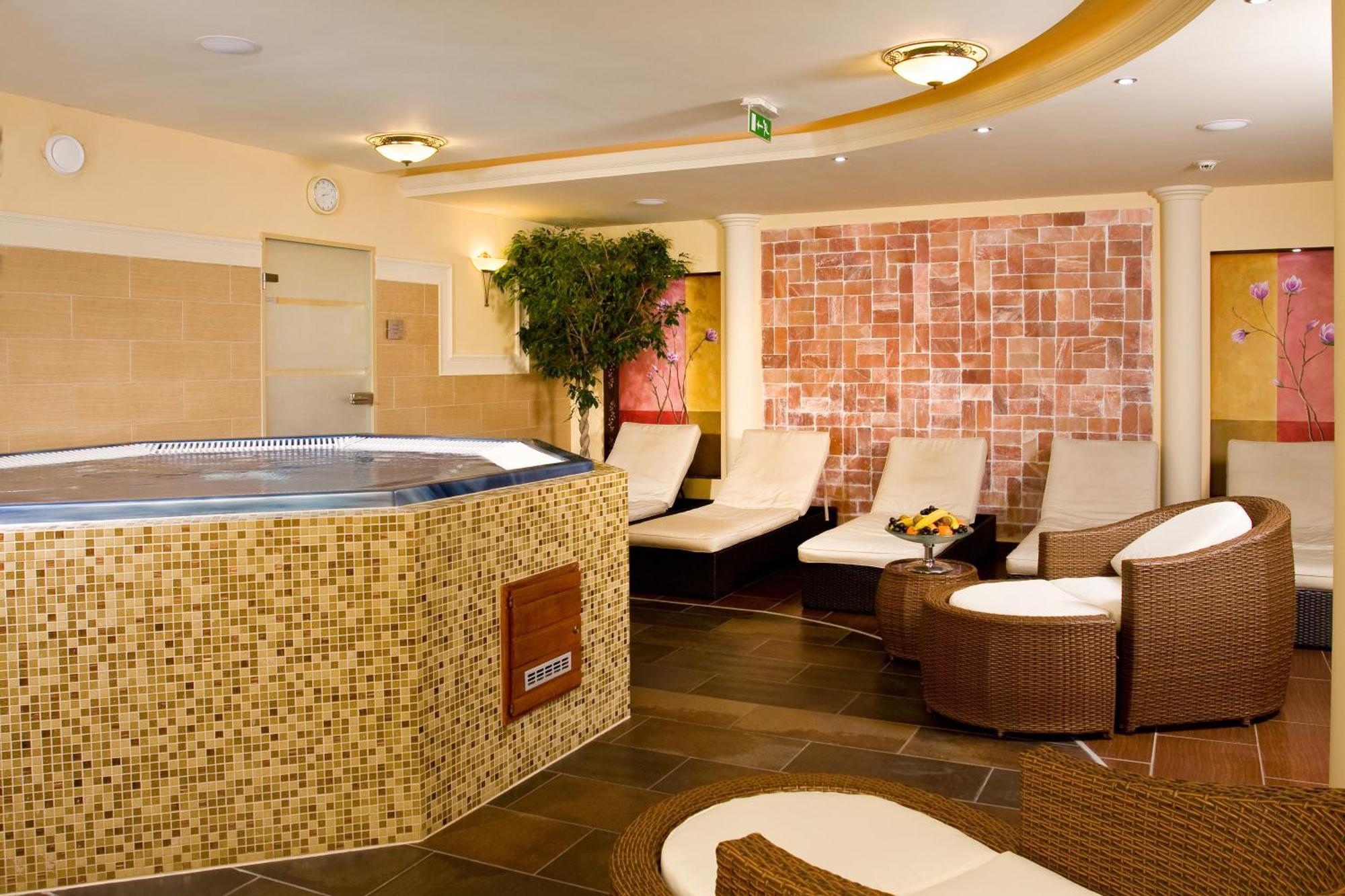 Hotel Kalvaria Superior Дьёр Экстерьер фото