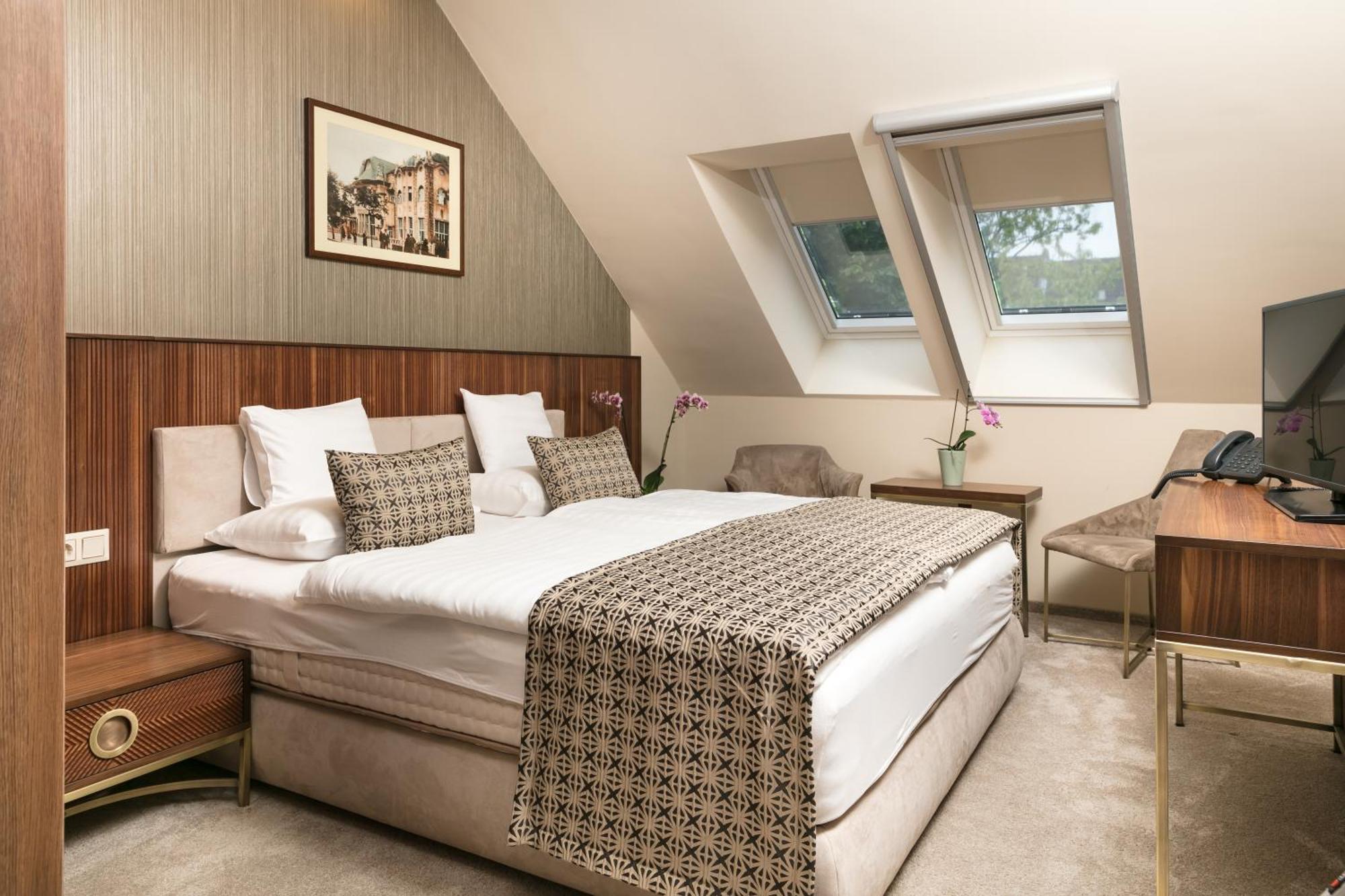 Hotel Kalvaria Superior Дьёр Экстерьер фото