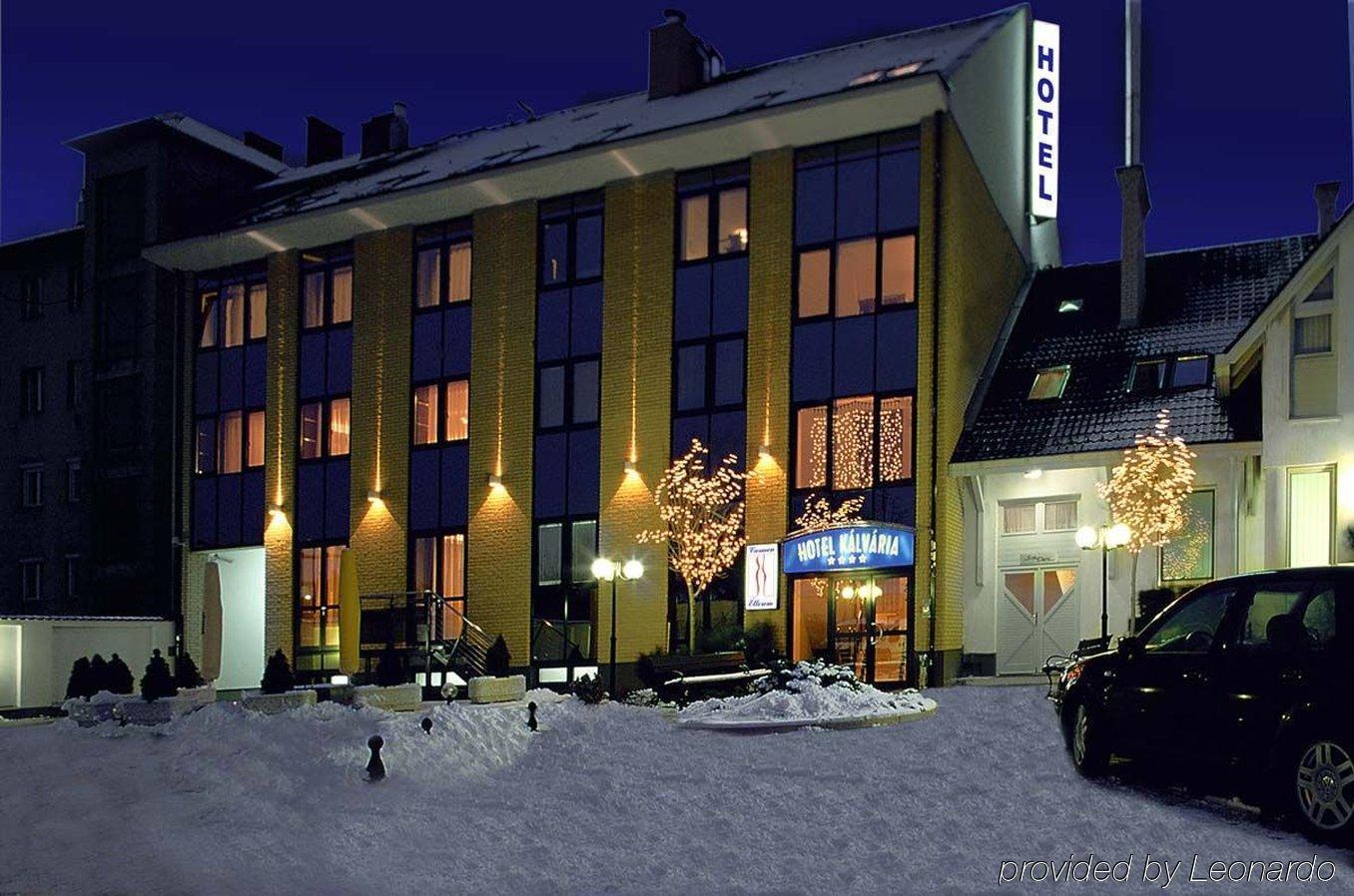 Hotel Kalvaria Superior Дьёр Экстерьер фото
