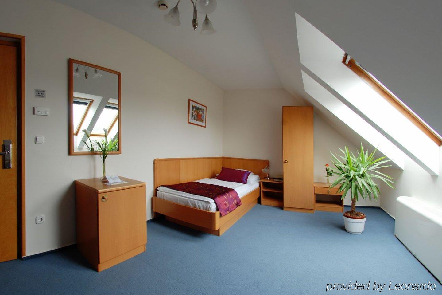 Hotel Kalvaria Superior Дьёр Номер фото