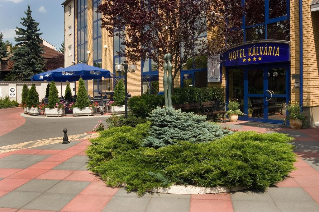 Hotel Kalvaria Superior Дьёр Экстерьер фото