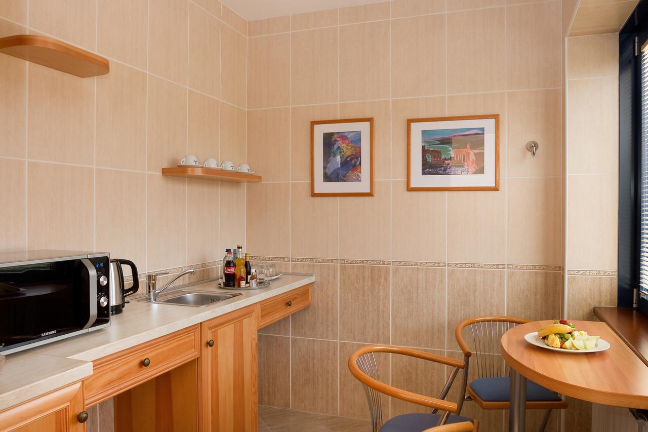Hotel Kalvaria Superior Дьёр Экстерьер фото