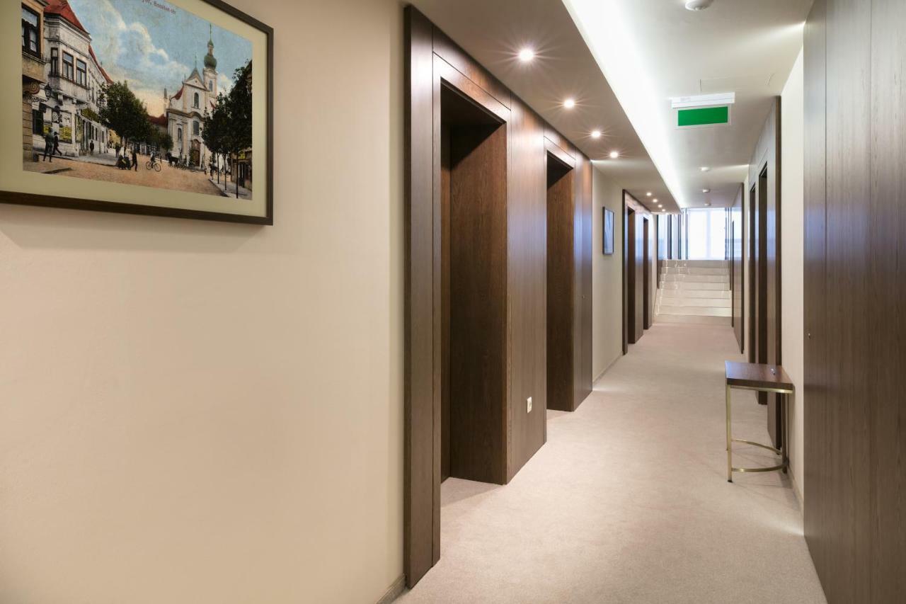 Hotel Kalvaria Superior Дьёр Экстерьер фото