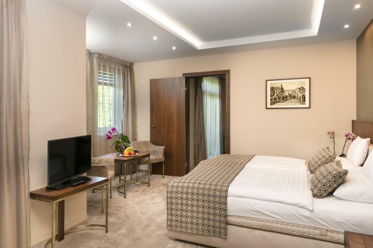 Hotel Kalvaria Superior Дьёр Экстерьер фото
