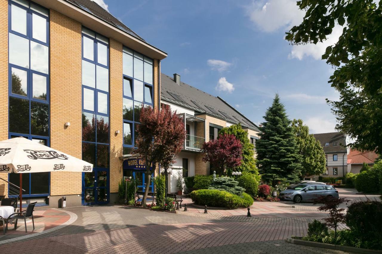 Hotel Kalvaria Superior Дьёр Экстерьер фото