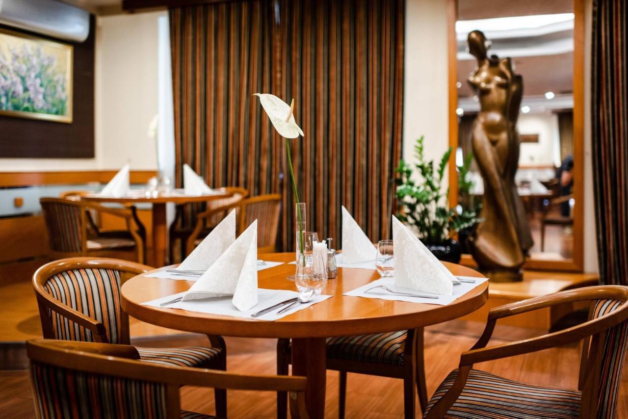 Hotel Kalvaria Superior Дьёр Экстерьер фото
