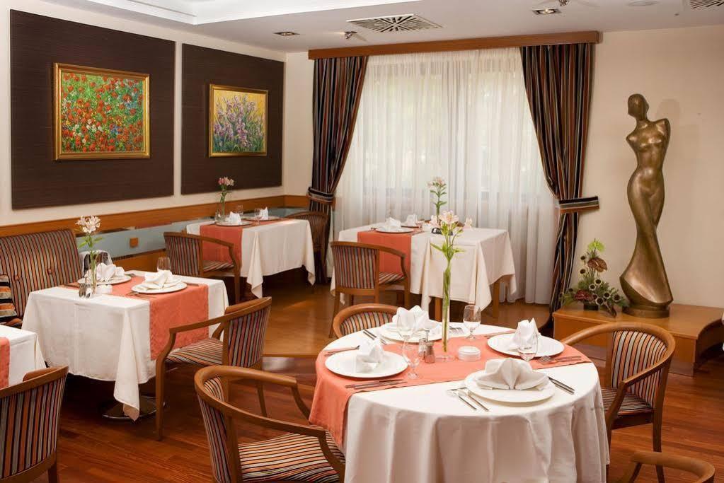 Hotel Kalvaria Superior Дьёр Экстерьер фото