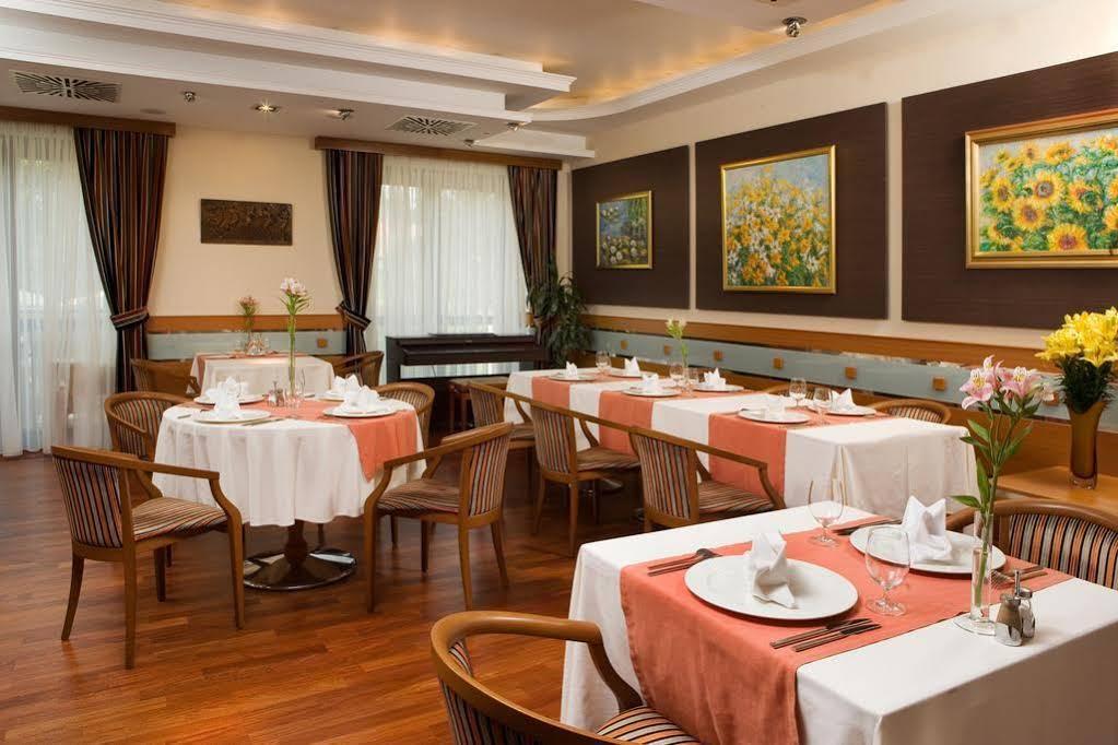 Hotel Kalvaria Superior Дьёр Экстерьер фото